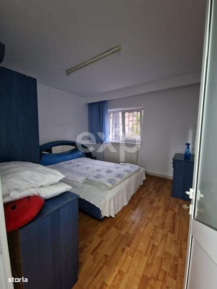 Apartament cu 4 camere decomandat în Micro 12