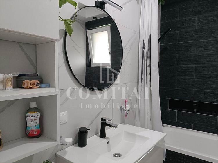 Apartament cu 3 camere semidecomandat, mobilat în Florești