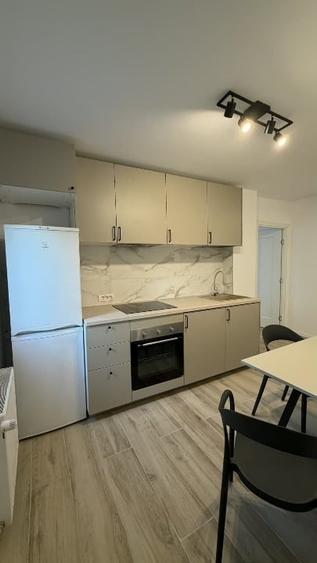 Apartament cu 3 camere semidecomandat, mobilat în Aradului