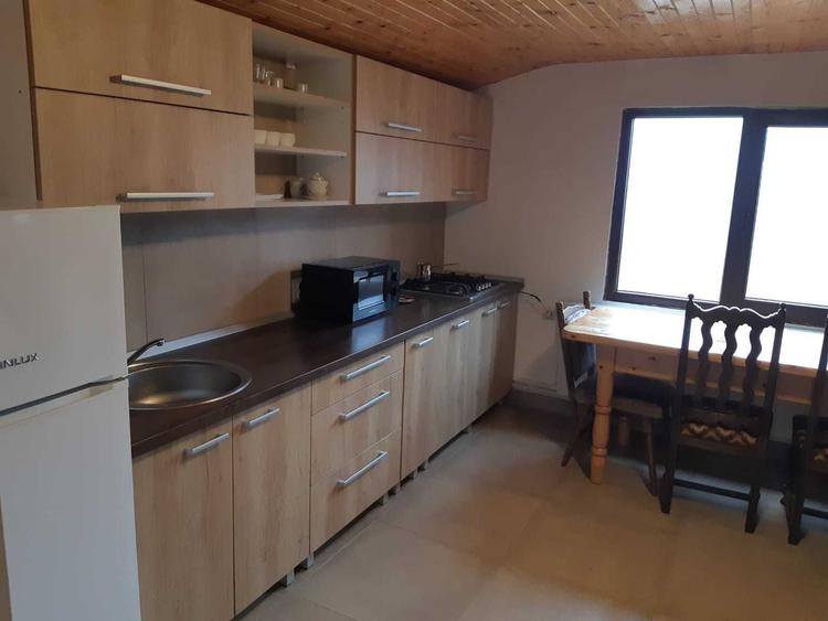 Casă cu 3 camere în Central