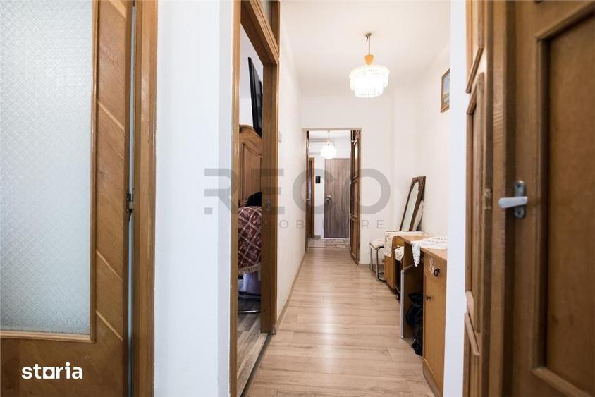 Apartament cu 3 camere decomandat în Cantemir
