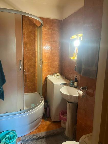 Apartament cu 2 camere semidecomandat în Berceni