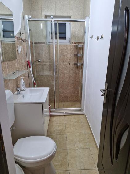 Apartament cu 2 camere nedecomandat în Palazu Mare