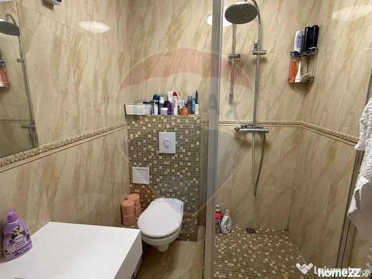 Apartament cu 4 camere semidecomandat în Dristor
