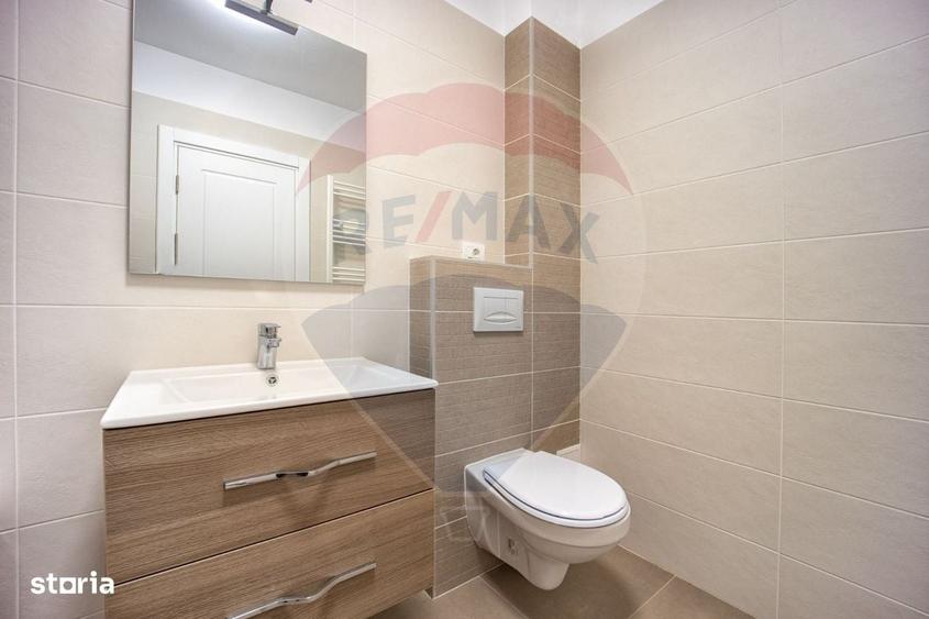 Apartament cu 3 camere decomandat în Cristian