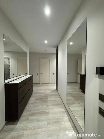 Apartament cu 3 camere decomandat în Drumul Taberei
