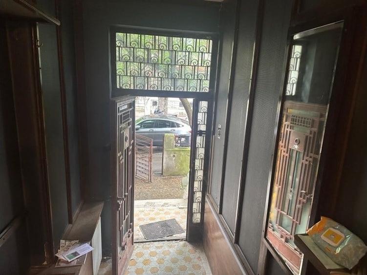 Casă cu 7 camere cu Garaj în Dorobanți