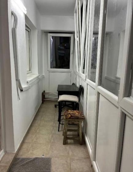 Apartament cu 2 camere semidecomandat, mobilat în Dămăroaia