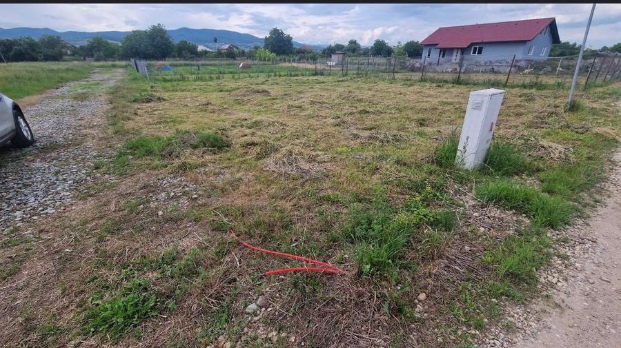 Teren Construcții intravilan de 1316 mp, în Partoș