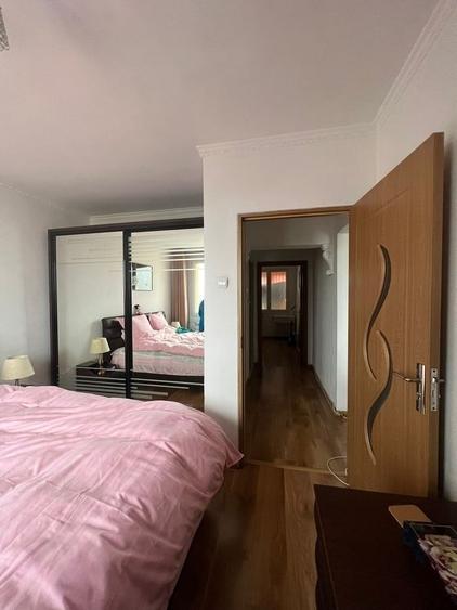 Apartament cu 3 camere semidecomandat, mobilat în Bucur Obor
