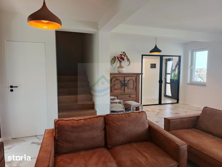 Casă cu 6 camere cu Teren 300 Mp în Central