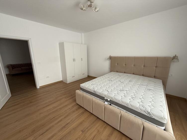 Apartament cu 3 camere decomandat în Exterior Vest