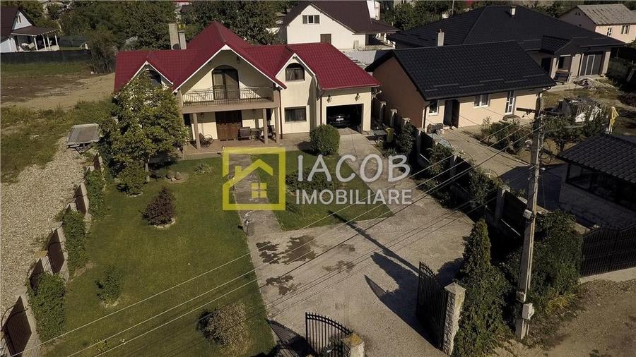 Vila cu 6 camere, 952 mp teren, Saucesti, Bacau - 1