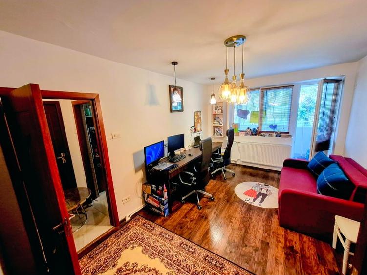Apartament 2 camere, luminos și eficient compartimentat, loggie închisă ~8 mp - 1