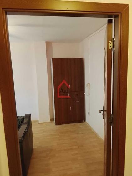 Apartament cu o cameră,  Decomandat - 1