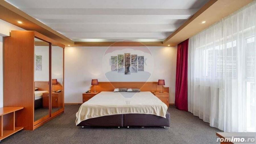 Pensiune 11 camere Predeal - Oportunitate - 1