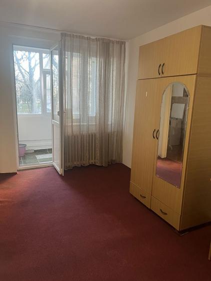 Inchiriez garsoniera pe termen lung! Detalii la telefon!! - 6