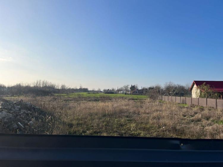 Spatiu comercial+ teren intravilan - 1