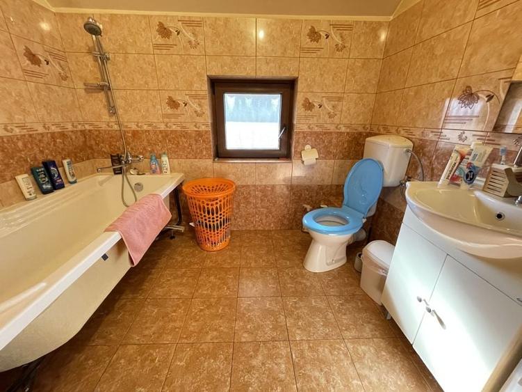 Casa spațioasă  P+1E,526 mp teren-strada liniștită. - 13