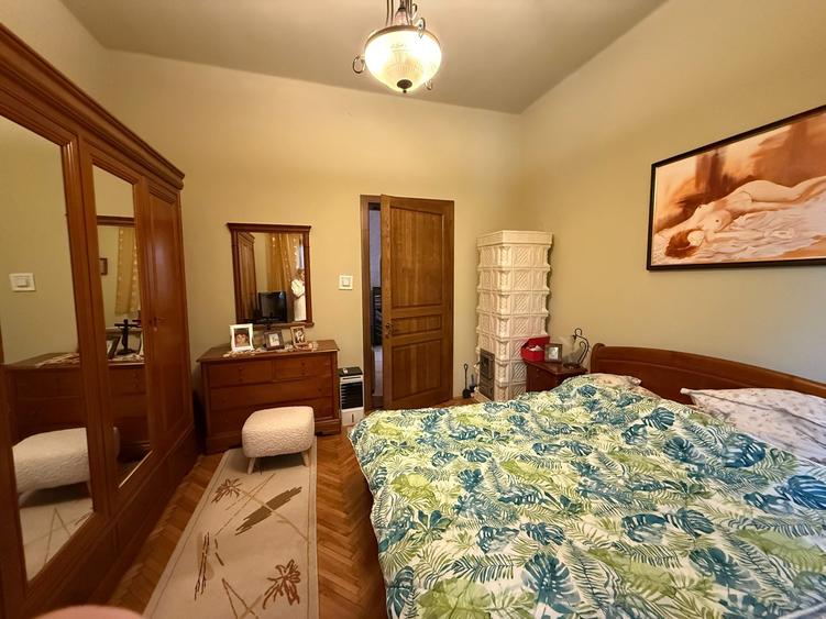 Apartament 4 camere,decomandat,etaj 1,zona Inspectoratul Scolar - 11