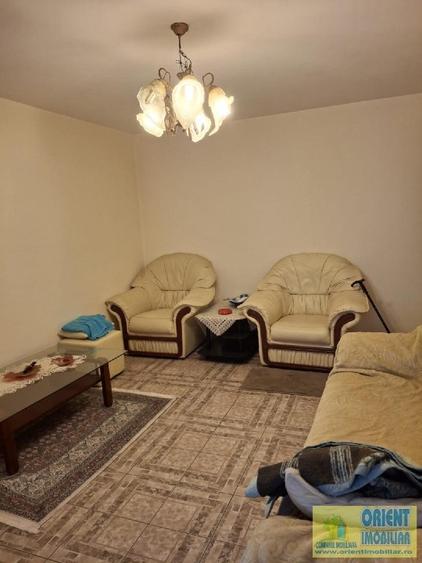 FAR, de vanzare 3 camere, decomandat, etaj 1, gaze - 1