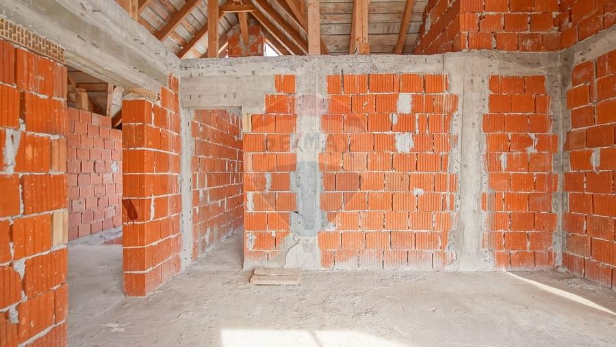 COMISION 0%| Casă individuală | 2 garaje | 192 mp utili | 847 mp teren - 12