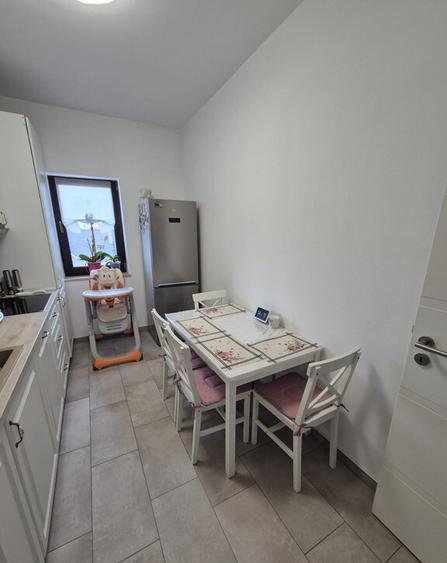 Apartament cu 2 camere cu loc de parcare si pod str. Rodnei - 11