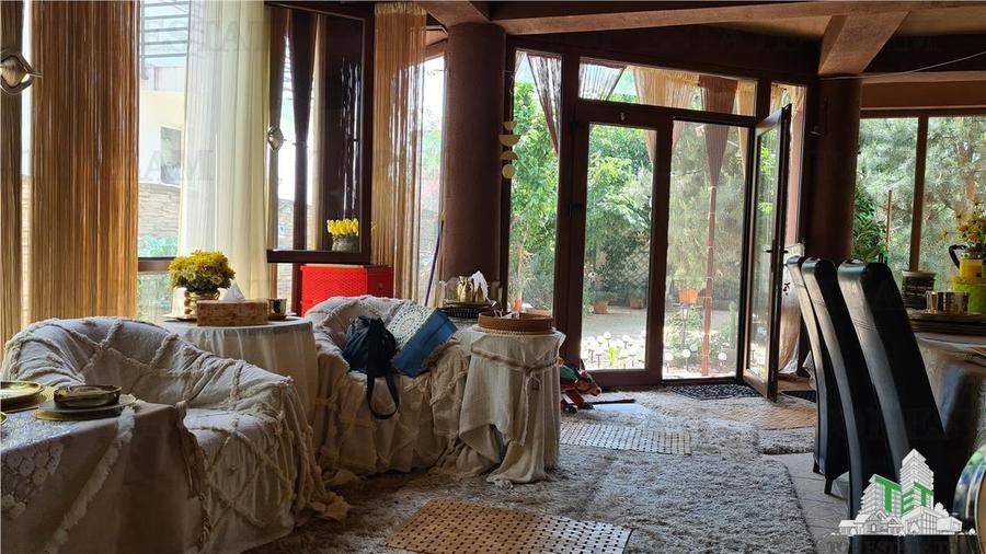 Super afacere, vila cu aspect de conac cu spatii moderne dar si clasice antichiz - 6