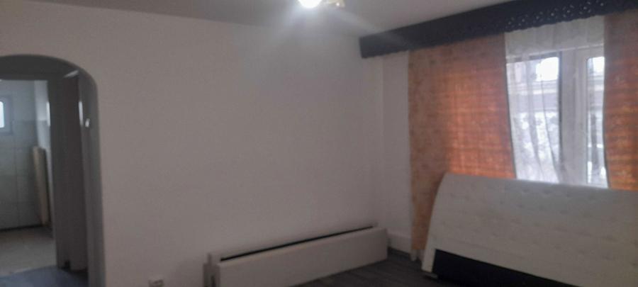 Inchiriez apartament - 2