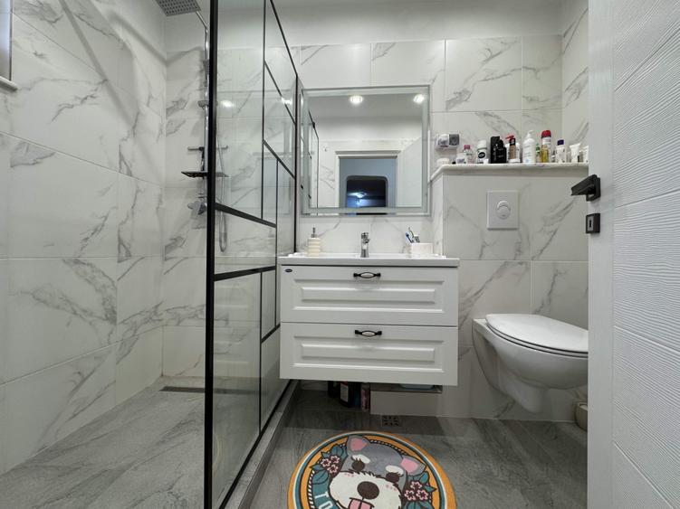 3 cam, bloc caramida, etaj 4 cu acoperis, str. Unirii - 19