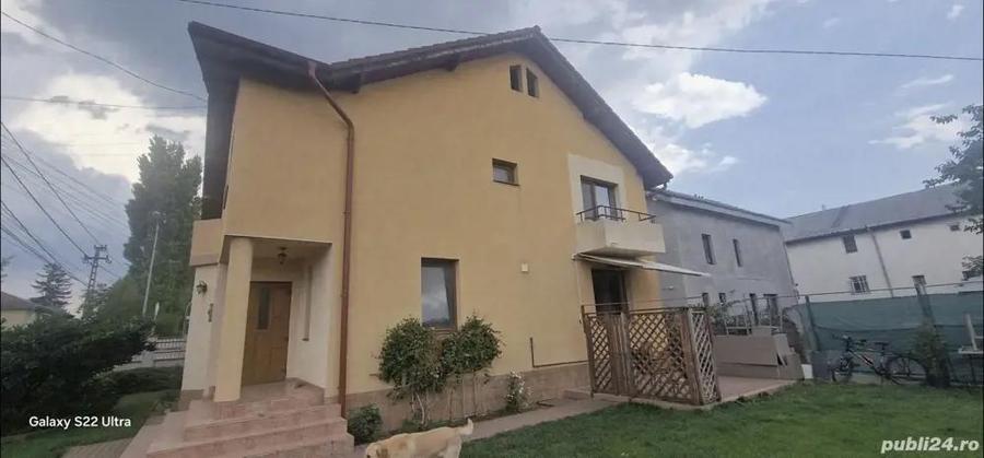 Casă cu 6 camere cu Teren 431 Mp în Aradului