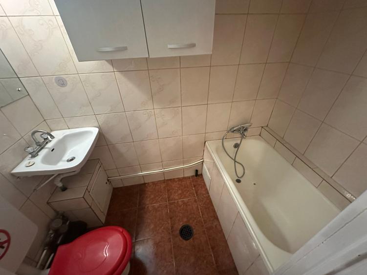 Garsoniera 21 mp - zona CET - 32.000 euro negociabil (Cod E8) - 12