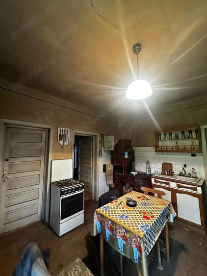 Vand casa 4 camere cu gradina 2.885 mp. Cristioru de Jos, Bihor, E 79, centrul comunei - 5