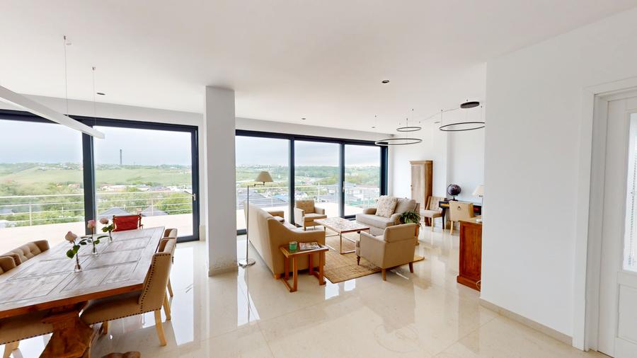 Spre vânzare o proprietate deosebită, casa 314 mp, zonă Hudum - 4