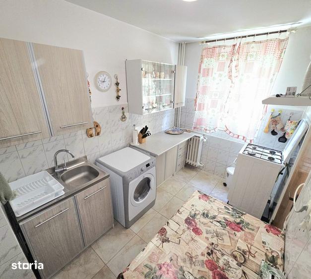 Apartament 3 camere+garaj- zona 1 Mai - 10