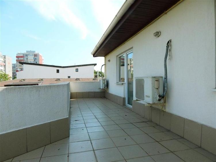 Vila de vanzare pretabila clinica medicala/birouri - 32