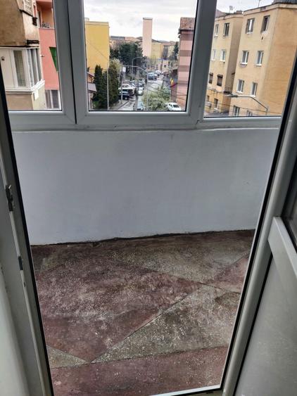 Inchiriez garsoniera - 6