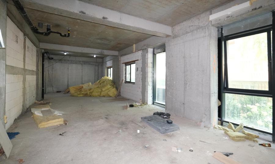 Vanzare 246 mp spatiu comercial in Cortina North si 3 locuri parcare - 11