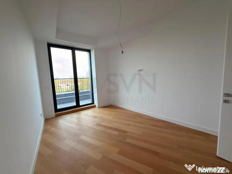 Apartament cu 4 camere decomandat în Pipera