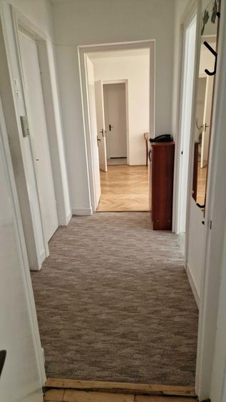 Inchiriez apartament cu trei camere, complet renovata, zona cornisa. - 4
