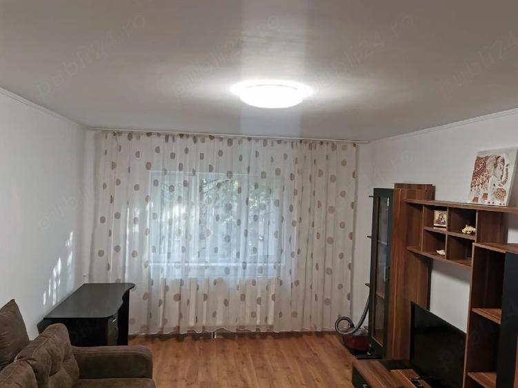Apartament cu 2 camere decomandat în Nicolina