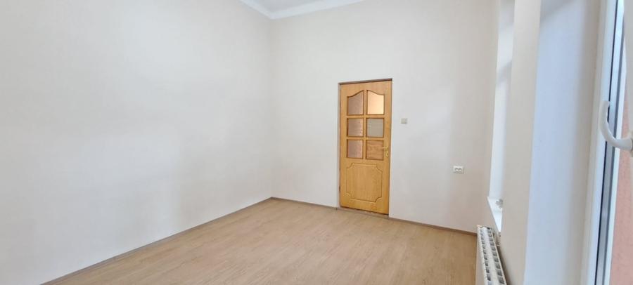 TINERETULUI (metrou) - DIMITRIE CANTEMIR, casa 2 camere, curte proprie - 4