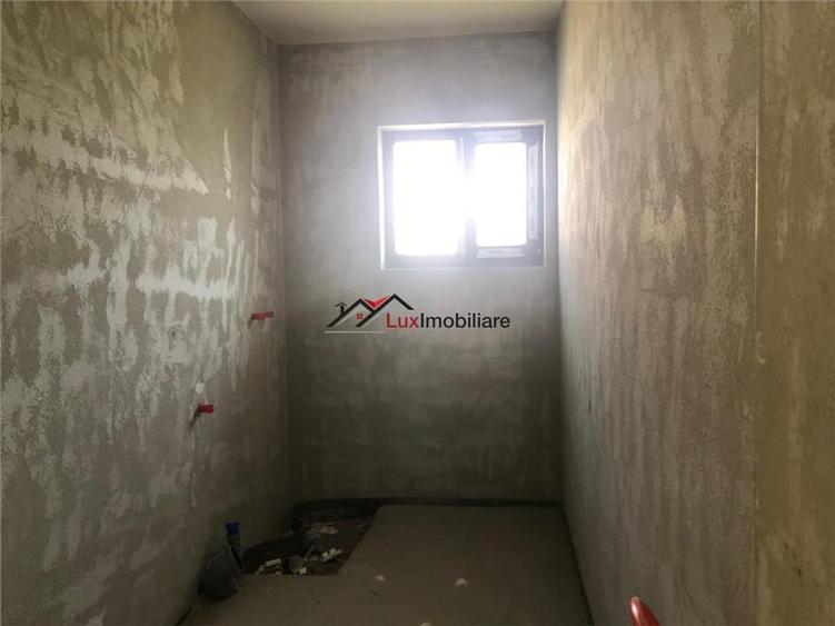 Duplex 4 camere, 120 mp utili,teren liber intre 50 si 150 mp. Zona foarte buna d - 16