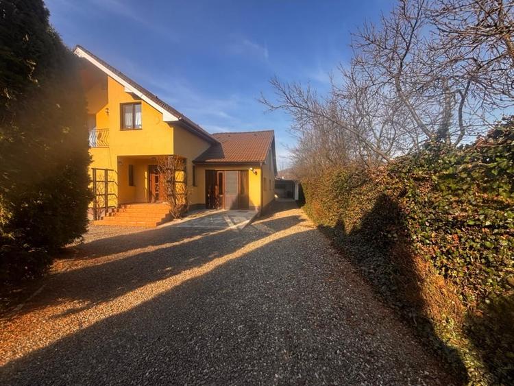 Casă spațioasă cu 3 dormitoare, două terase și două fronturi–15 km de Bistrita - 2