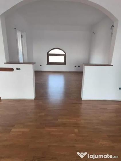 Casa finisata, teren 2500mp, Marginea - 1