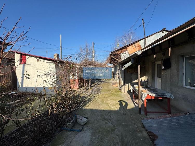 De Vânzare - Casă, Strada Griviței - 10
