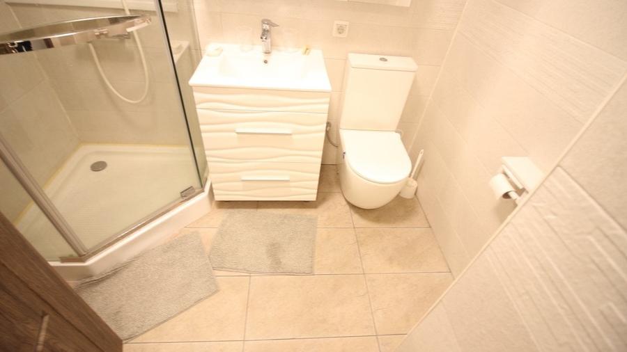 P-ta Lahovari, apartament 3 camere, renovat modern, mobilat, etaj 6/9, bloc 1980 - 14