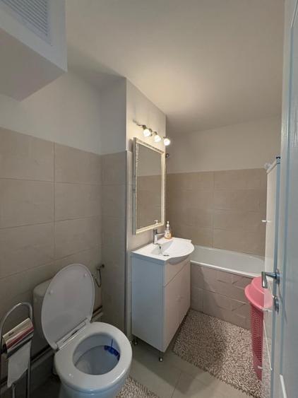 Apartament cu 3 camere decomandat, mobilat în Ultracentral