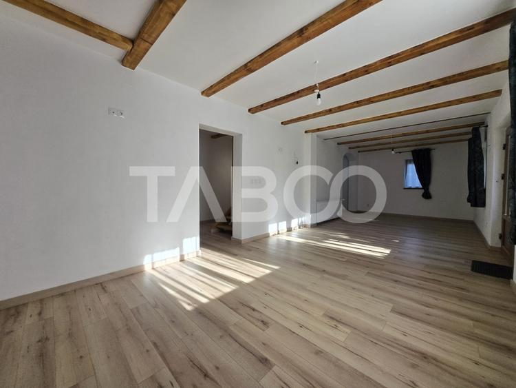 Casa de vacanta de vanzare 278 mpu curte 855mp Valea Avrigului - 16