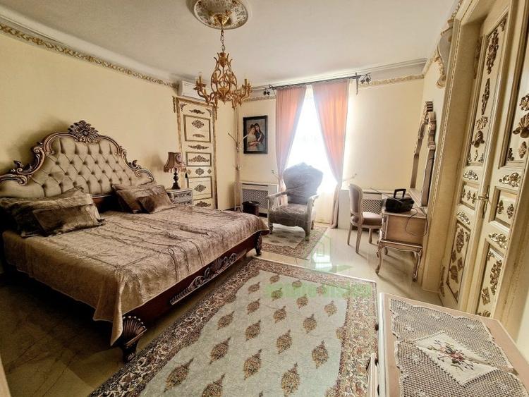 Apartament superb pe doua nivele, renovat integral, in vila, curte proprie, Grad - 2